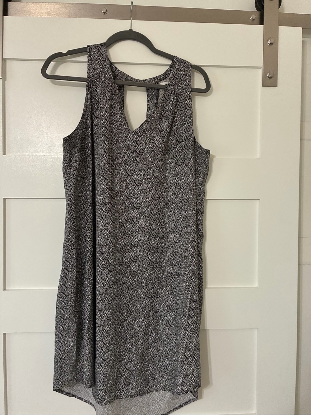 Old Navy Black and White Keyhole Shift Dress